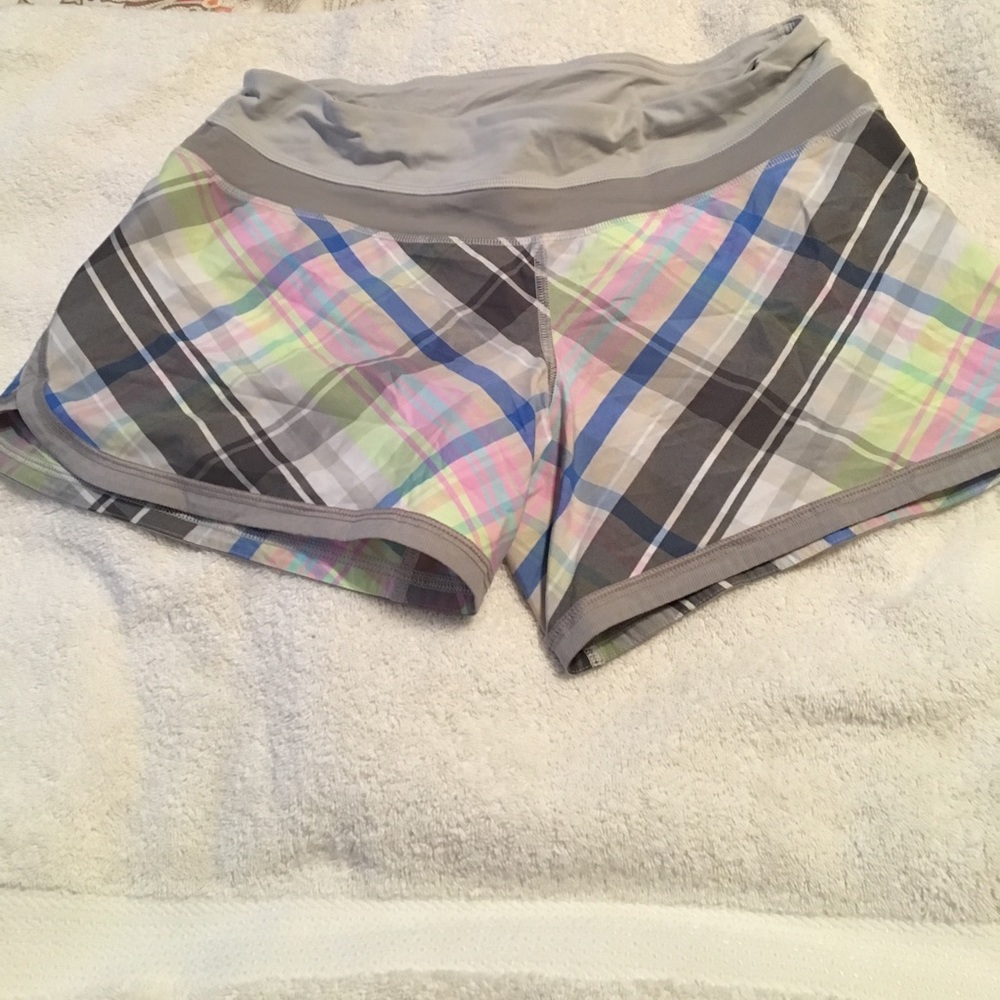 Lululemon size 6 shorts