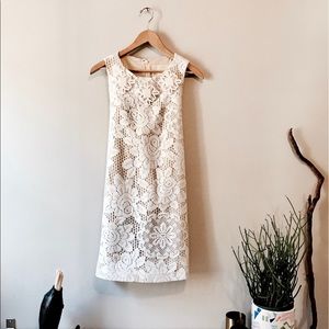 Beautiful 60's inspired lace Karta shift. Size M.