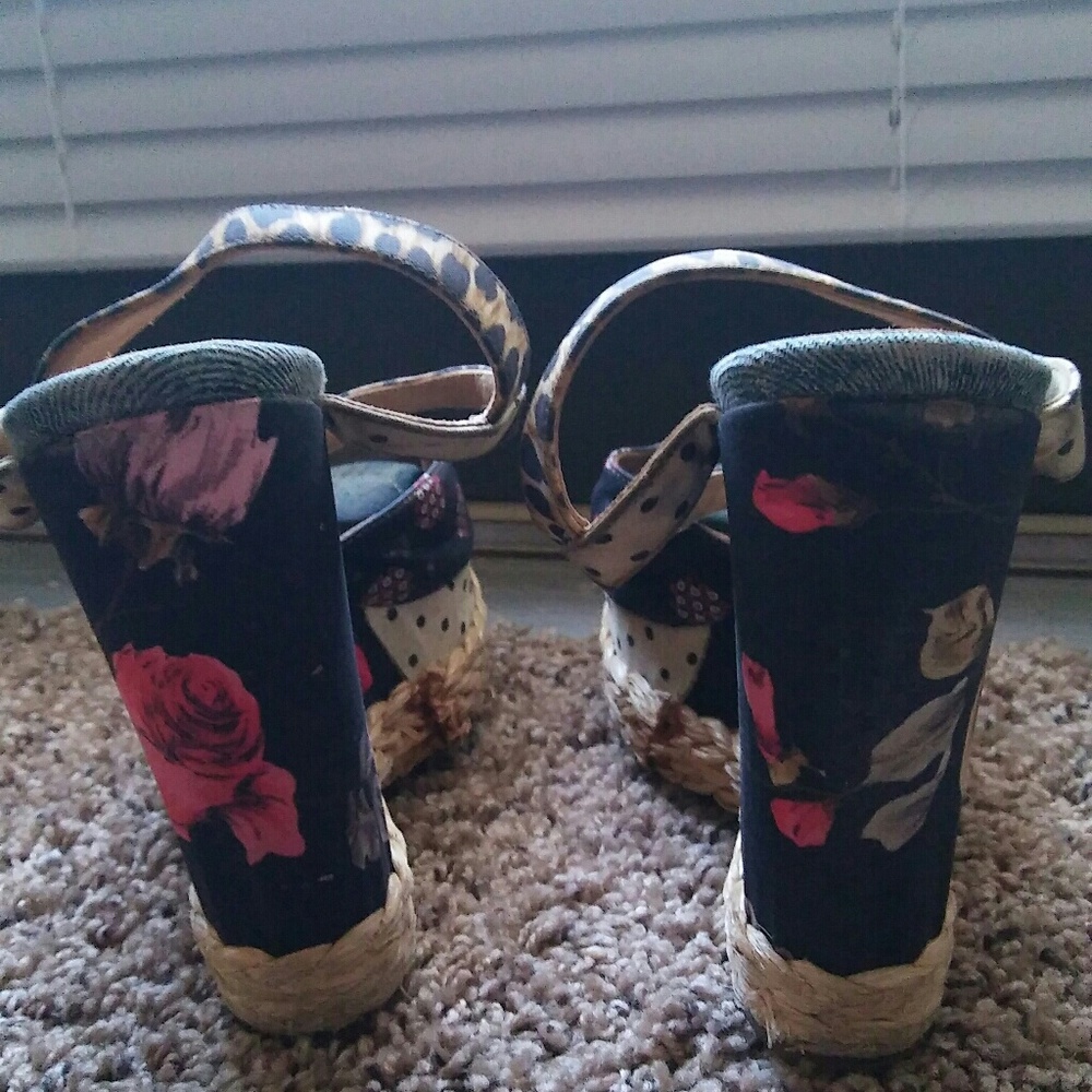 Dolce and Gabbana heels wedge 37