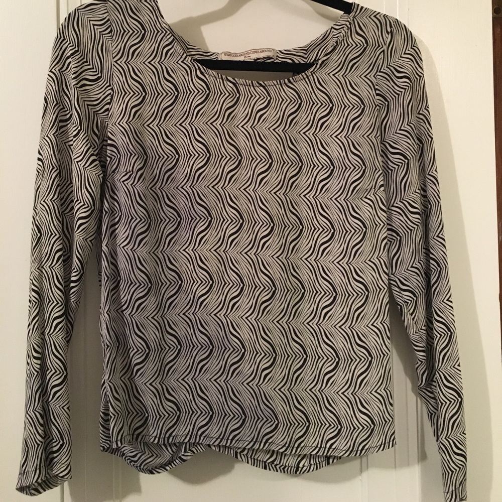 What goes around comes around silk top