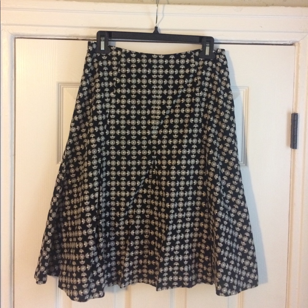 FINAL SALE BEFORE DONATION embroidered black skirt