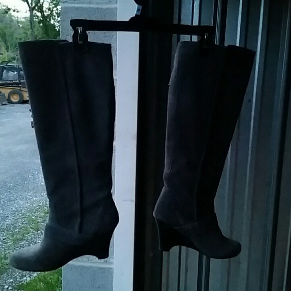 Suade Wedge heeled boots - Picture 1 of 7