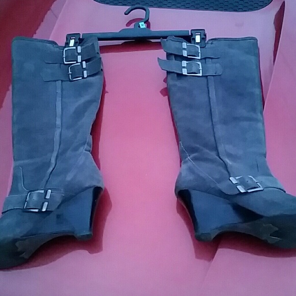 Suade Wedge heeled boots - Picture 3 of 7