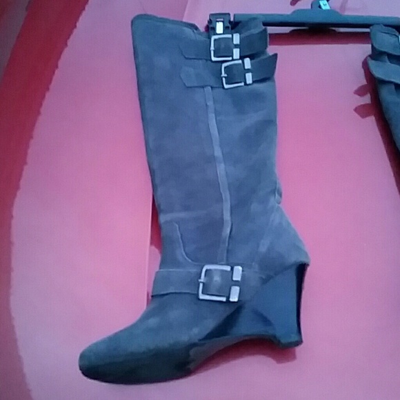 Suade Wedge heeled boots - Picture 5 of 7