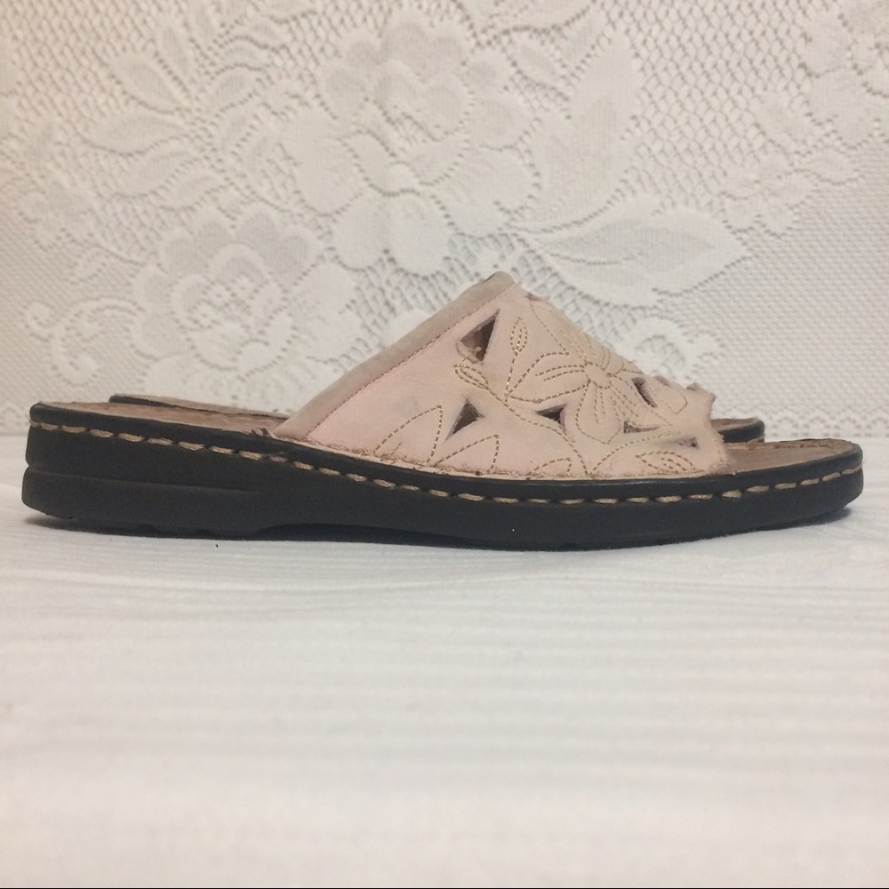 Minnetonka Cutout Leather Slides