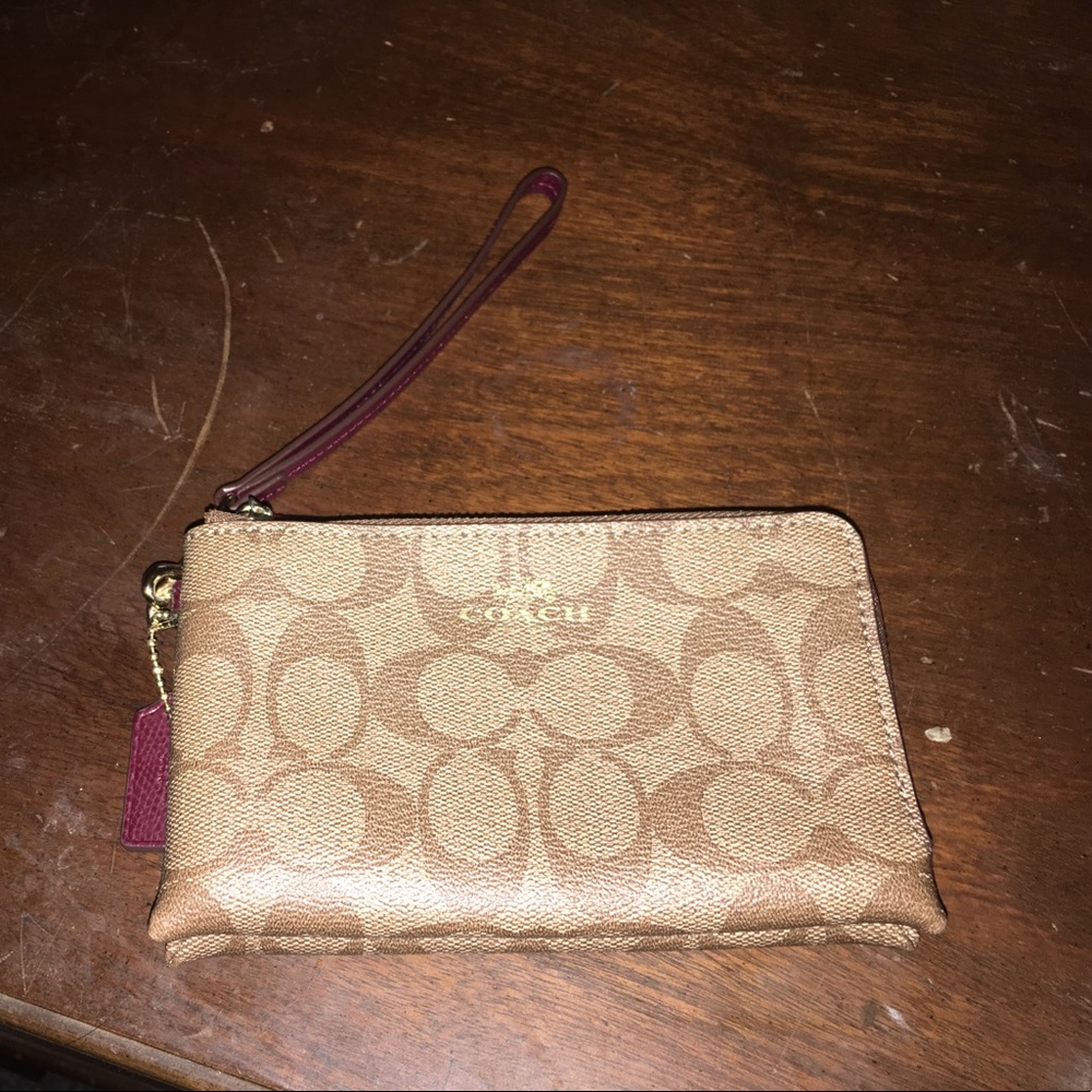 Authentic Coach wristlet only used once