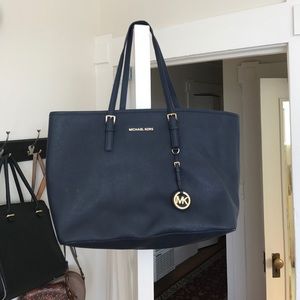Michael Kors tote-will ship tomorrow