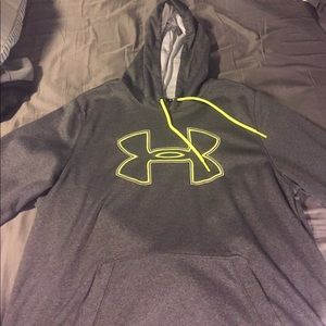 Under Armour Sweatshirt