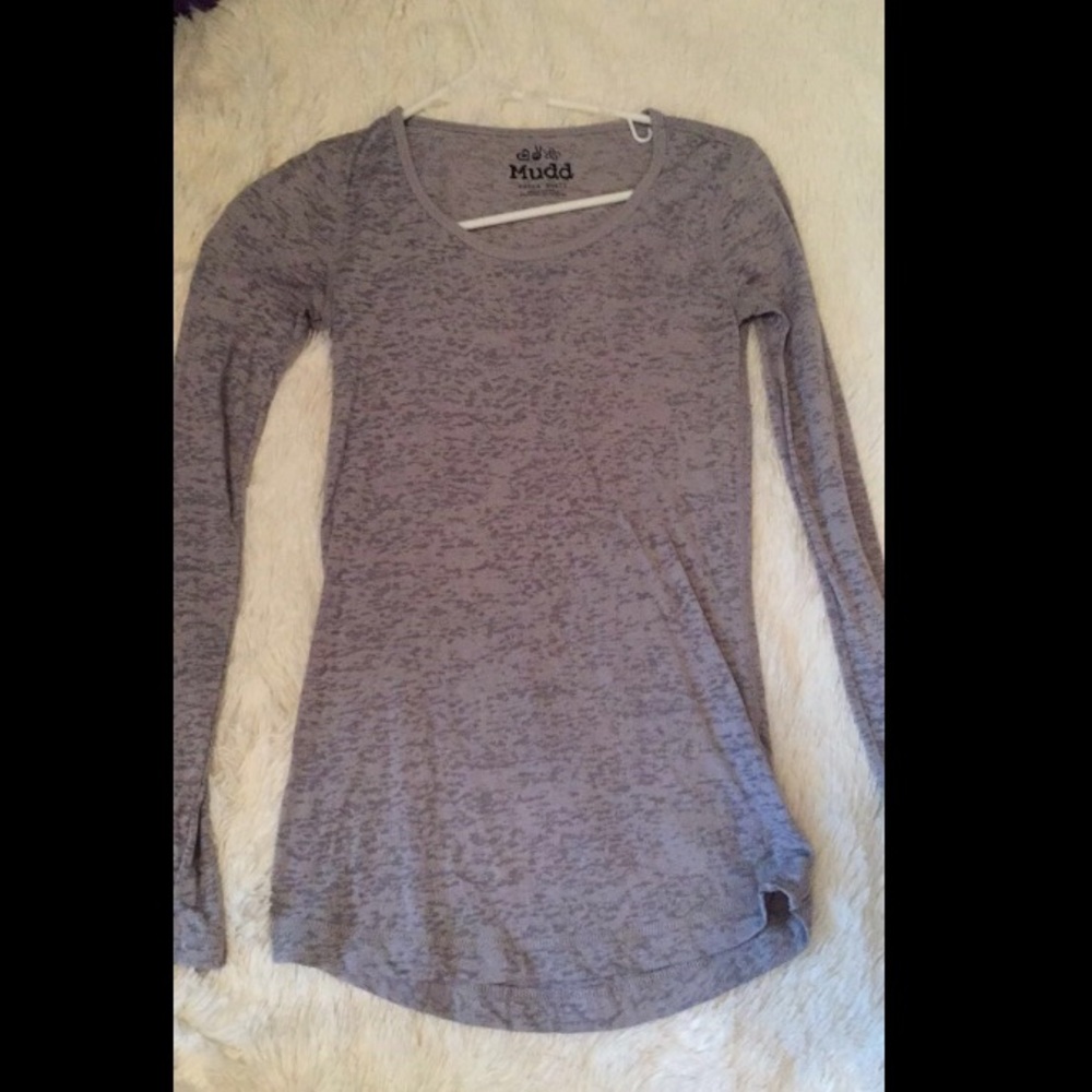 Thin, grey top