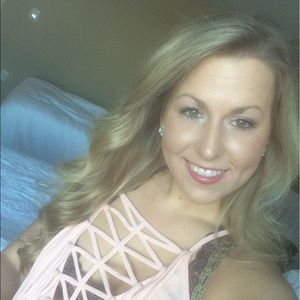 Meet your Posher, Laura