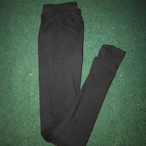 Plain black leggings