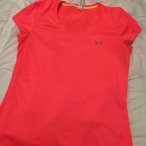 SOLD-Under Armour tee - Picture 1 of 4