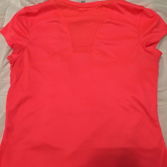 SOLD-Under Armour tee - Picture 2 of 4
