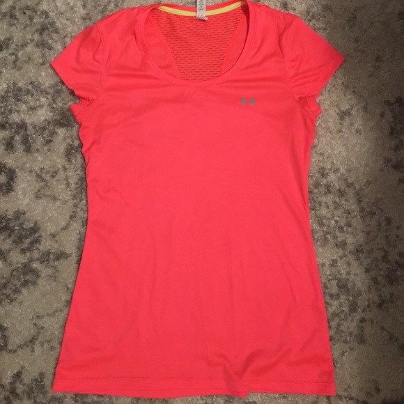 SOLD-Under Armour tee - Picture 4 of 4
