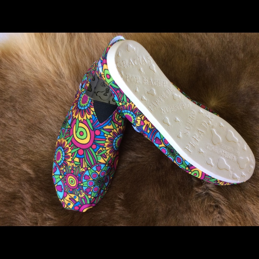 Shoes - Picture 2 of 2