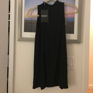 Turtle neck top with a slit