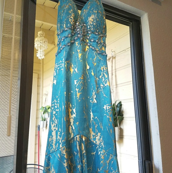 Mermaid tail gown - Picture 2 of 4