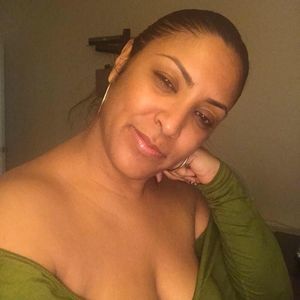 Meet your Posher, Iris