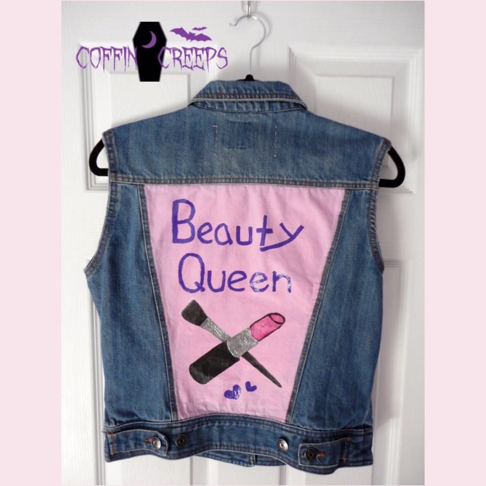 Beauty queen 👸🏻 denim vest