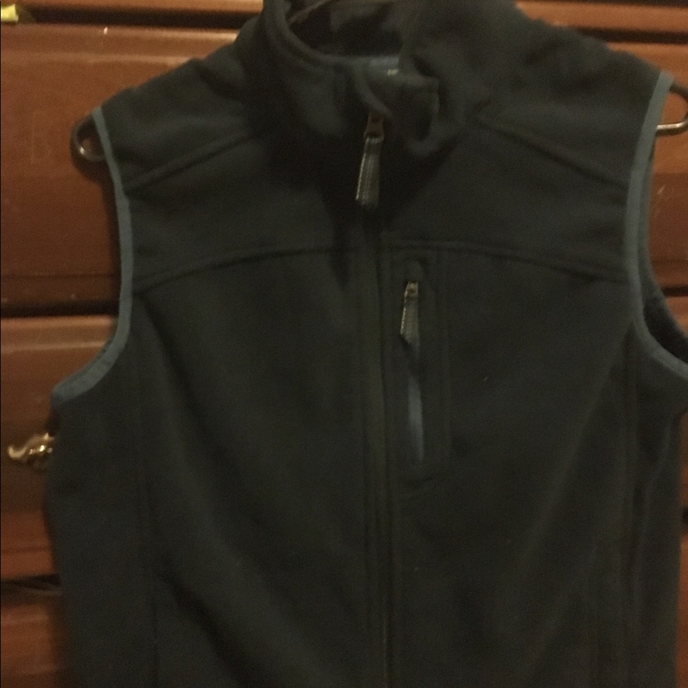 Rei  vest