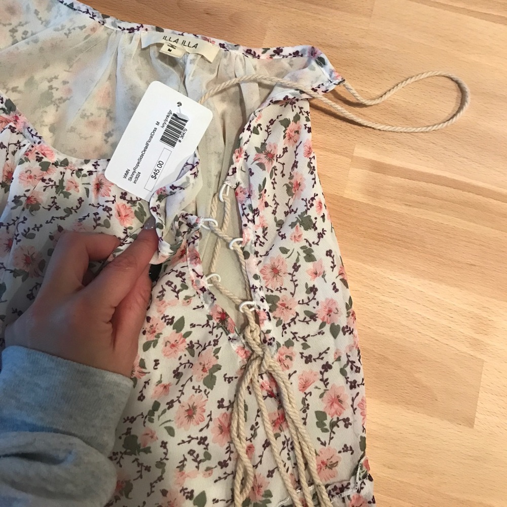 Spring dress - Picture 3 of 3