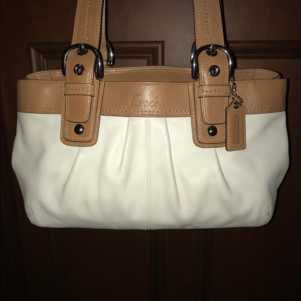 Gently used coach bag like new