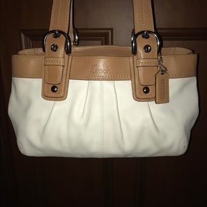 Gently used coach bag like new
