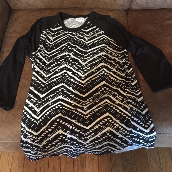 LuLaRoe Tops - Lularoe Randy. Medium