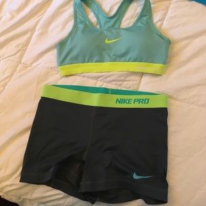 Nike Pro set