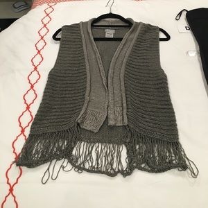 Transit knit vest
