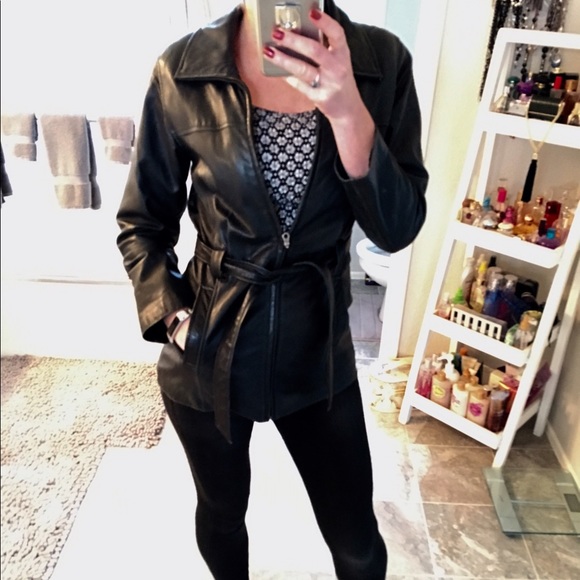 VINTAGE‼️GENUINE LAMBSKIN LEATHER JACKET! - Picture 2 of 16