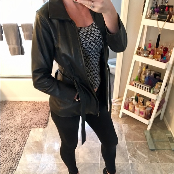 VINTAGE‼️GENUINE LAMBSKIN LEATHER JACKET! - Picture 5 of 16