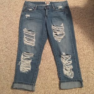 Distressed jean capris