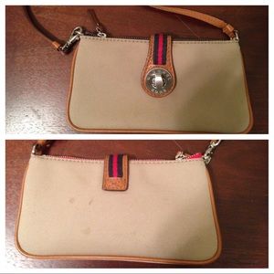 Micheal Kors Small Khaki Purse w/clasp