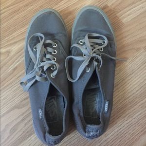 Only worn a few times - gray vans - size 9 women's