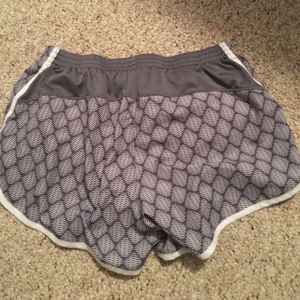 Running shorts - Picture 2 of 3