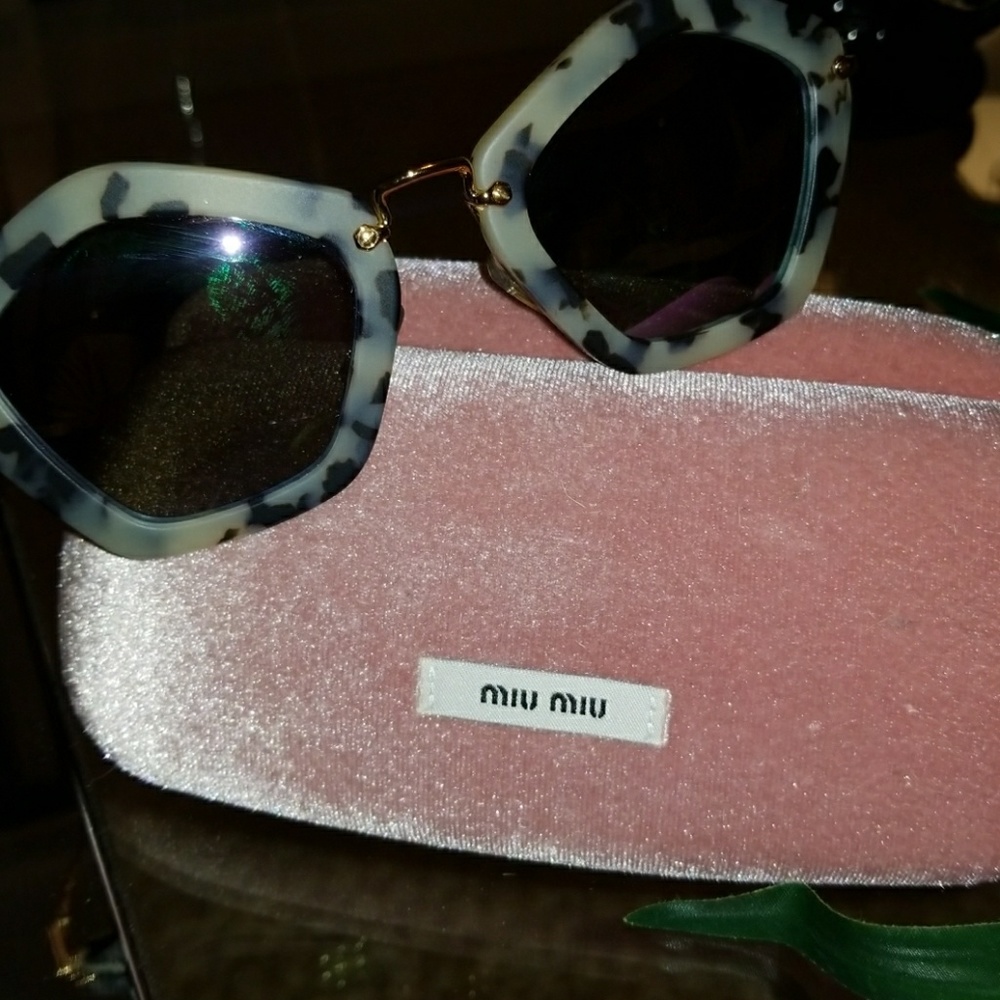unique - Picture 3 of 4