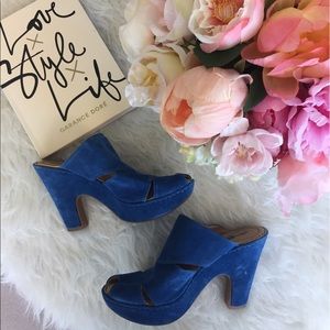 Blue velvet heels
