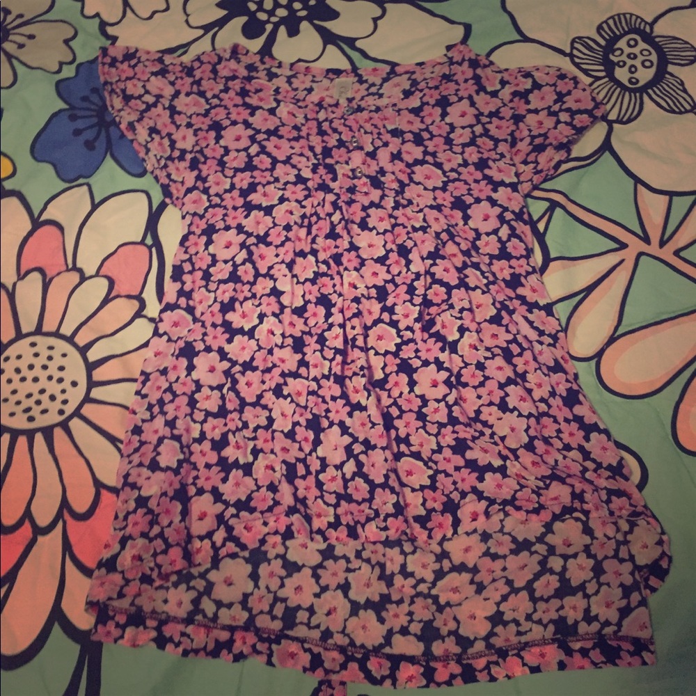 Super cute floral shirt