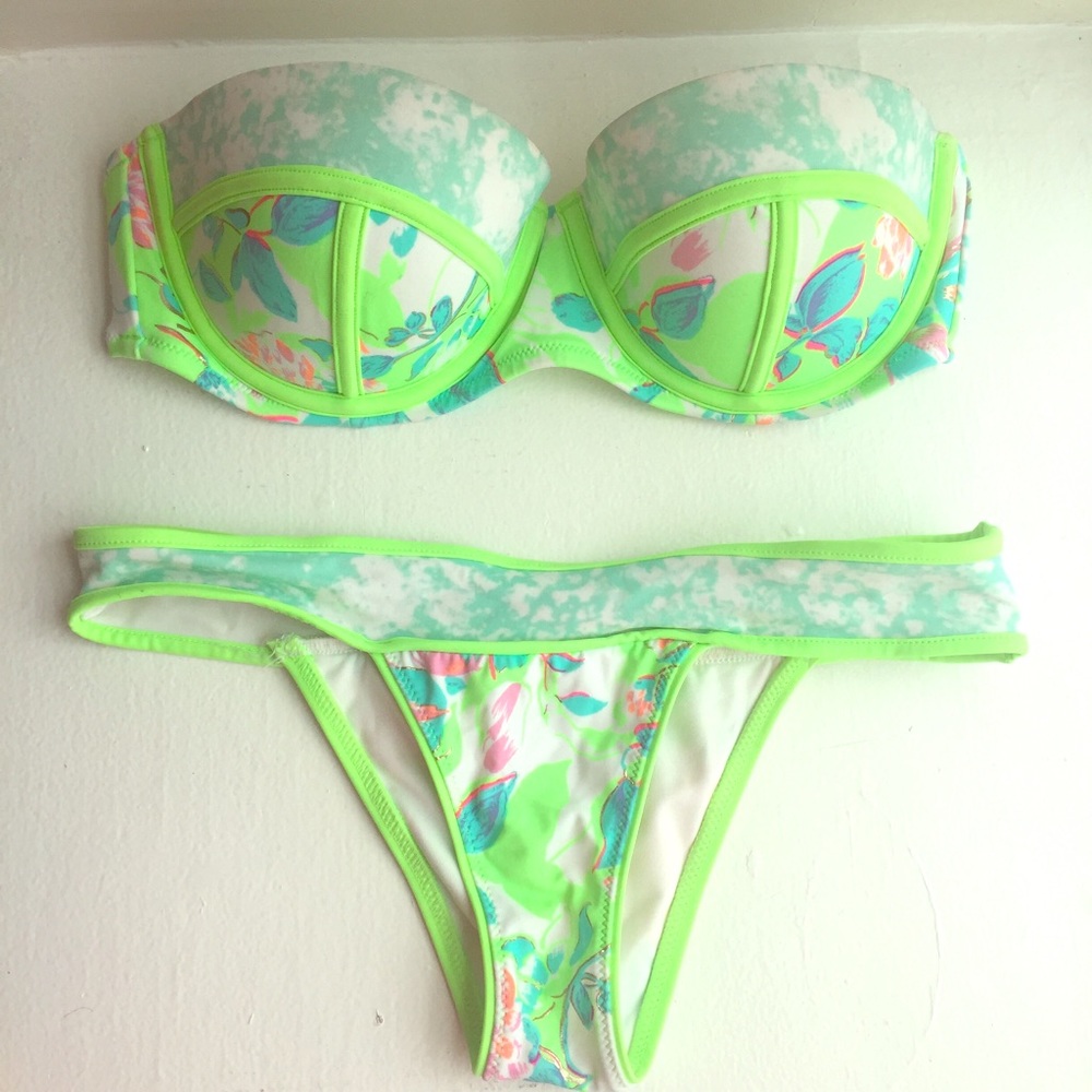 BS Bandeau Bikini Set