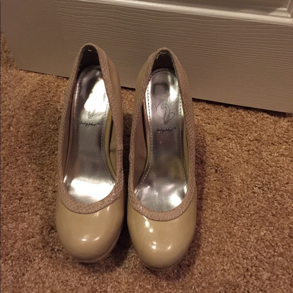 Nude high heels size 7M