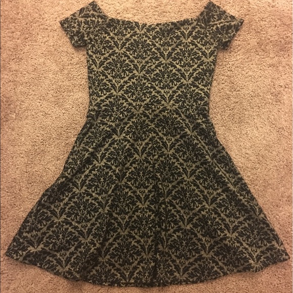 Gold fit and flare dress - Picture 3 of 5