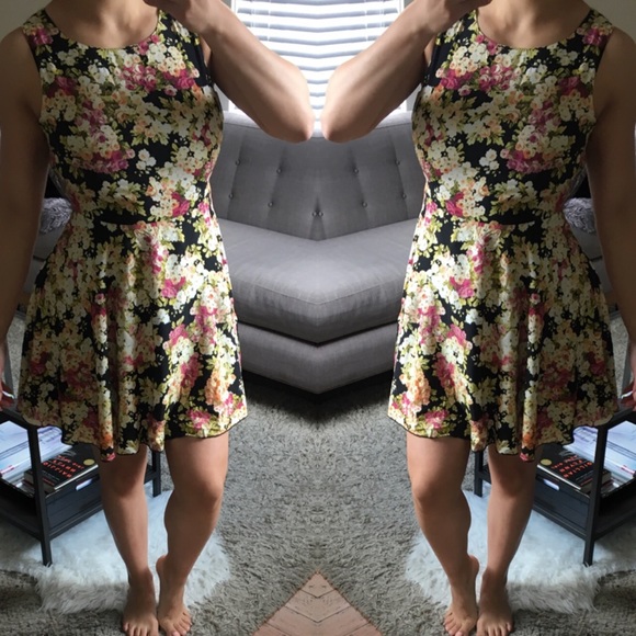 Flowered Summer Dress - Small - Picture 2 of 3