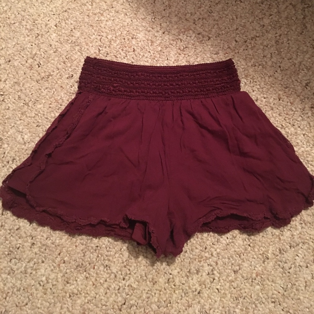 Maroon stretchy shorts