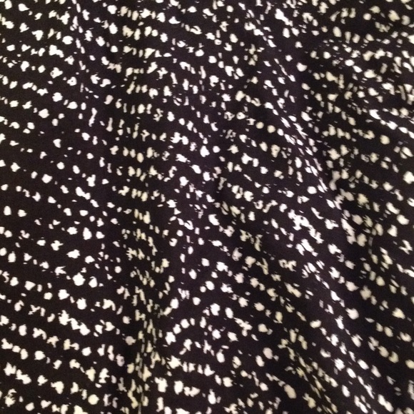 Black and white geometric tie front shirt - Picture 2 of 5