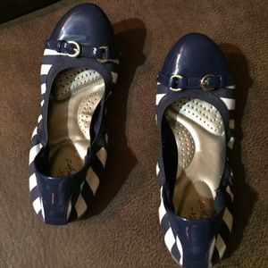 Blue/white striped flats