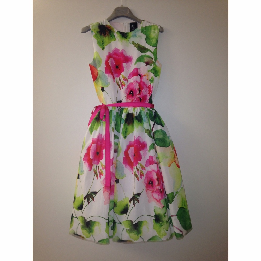 Love made Love
Multi Floral Tulle Dress