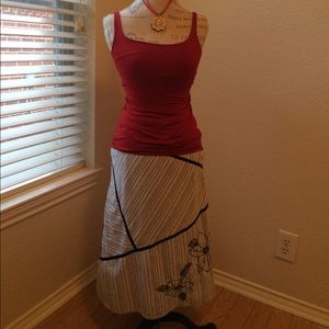 Super Cute B&W and Embroidered Flower Skirt !