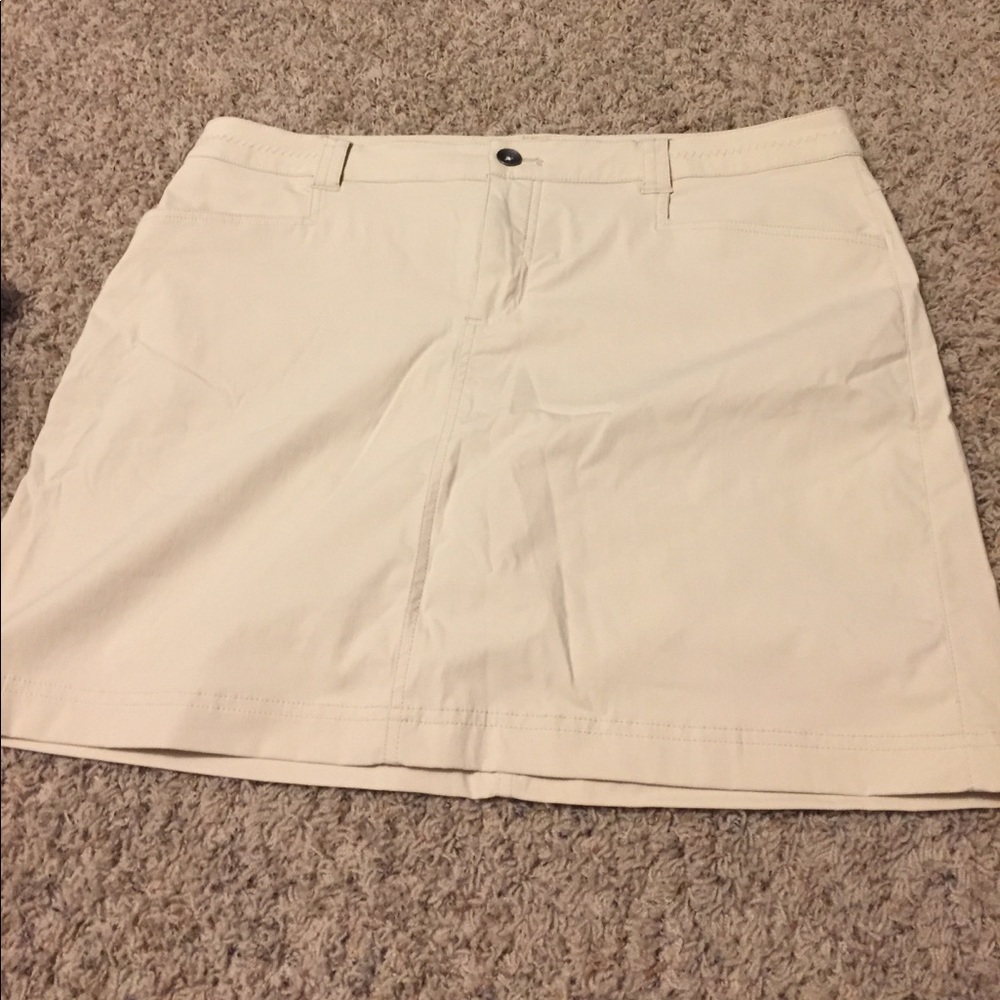 Light Weight Skort Travex