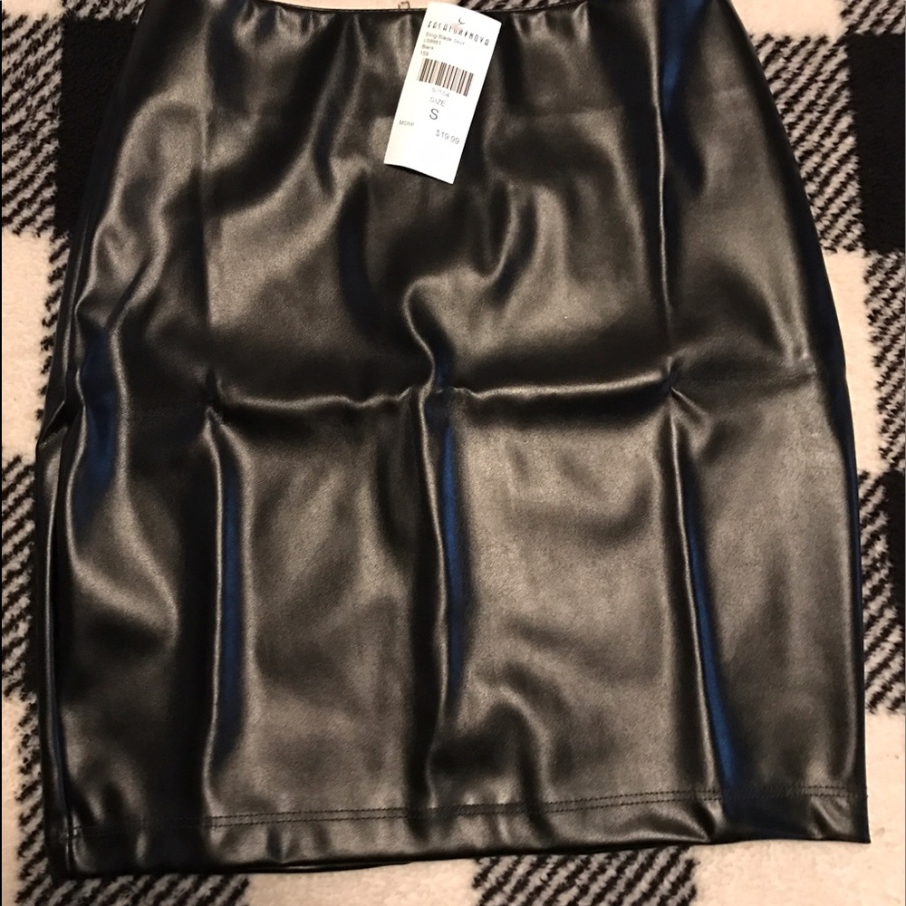 Brand new Fashion Nova mini skirt